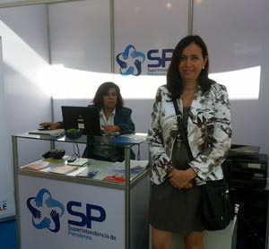 Solange Berstein, Superintendenta de Pensiones, en el stand institucional. Solange Berstein, Superintendenta de Pensiones, en el stand institucional.