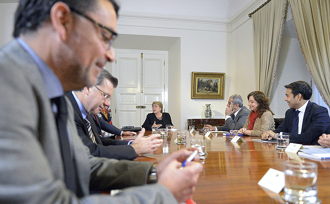 Presidenta Bachelet promueve agenda de transparencia con Contralora, Fiscal Nacional y superintendentes. Presidenta Bachelet promueve agenda de transparencia con Contralora, Fiscal Nacional y superintendentes.